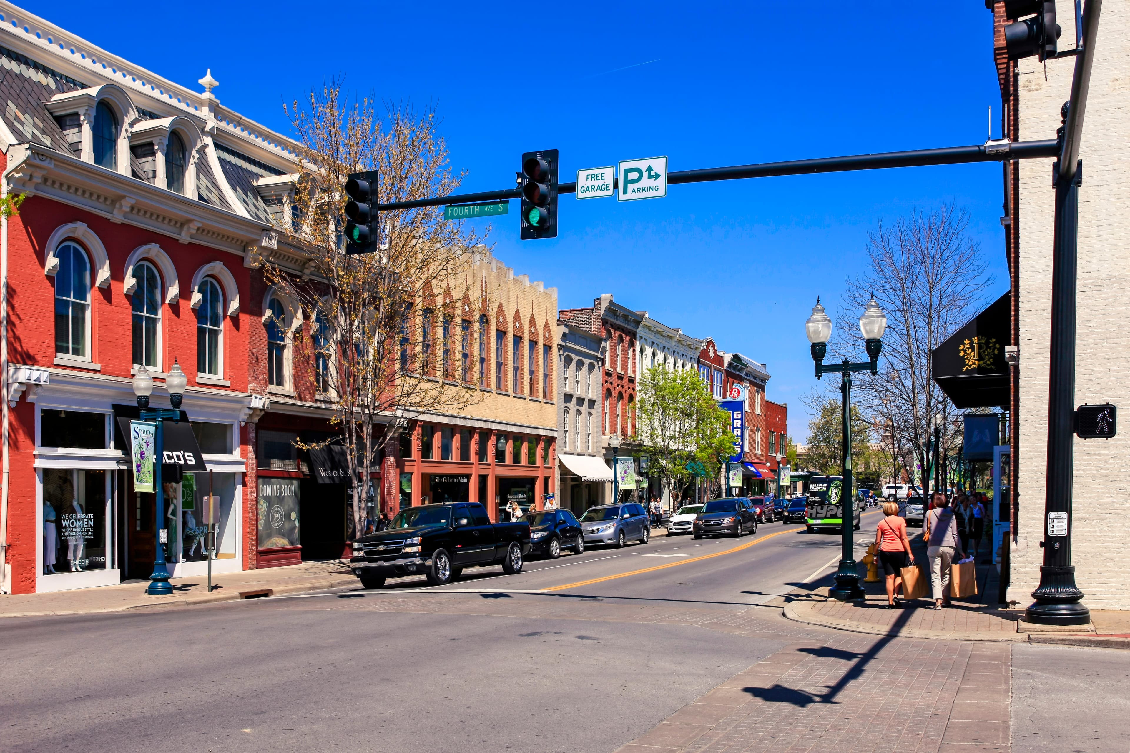 nearby downtown cambridge with shops & dining
