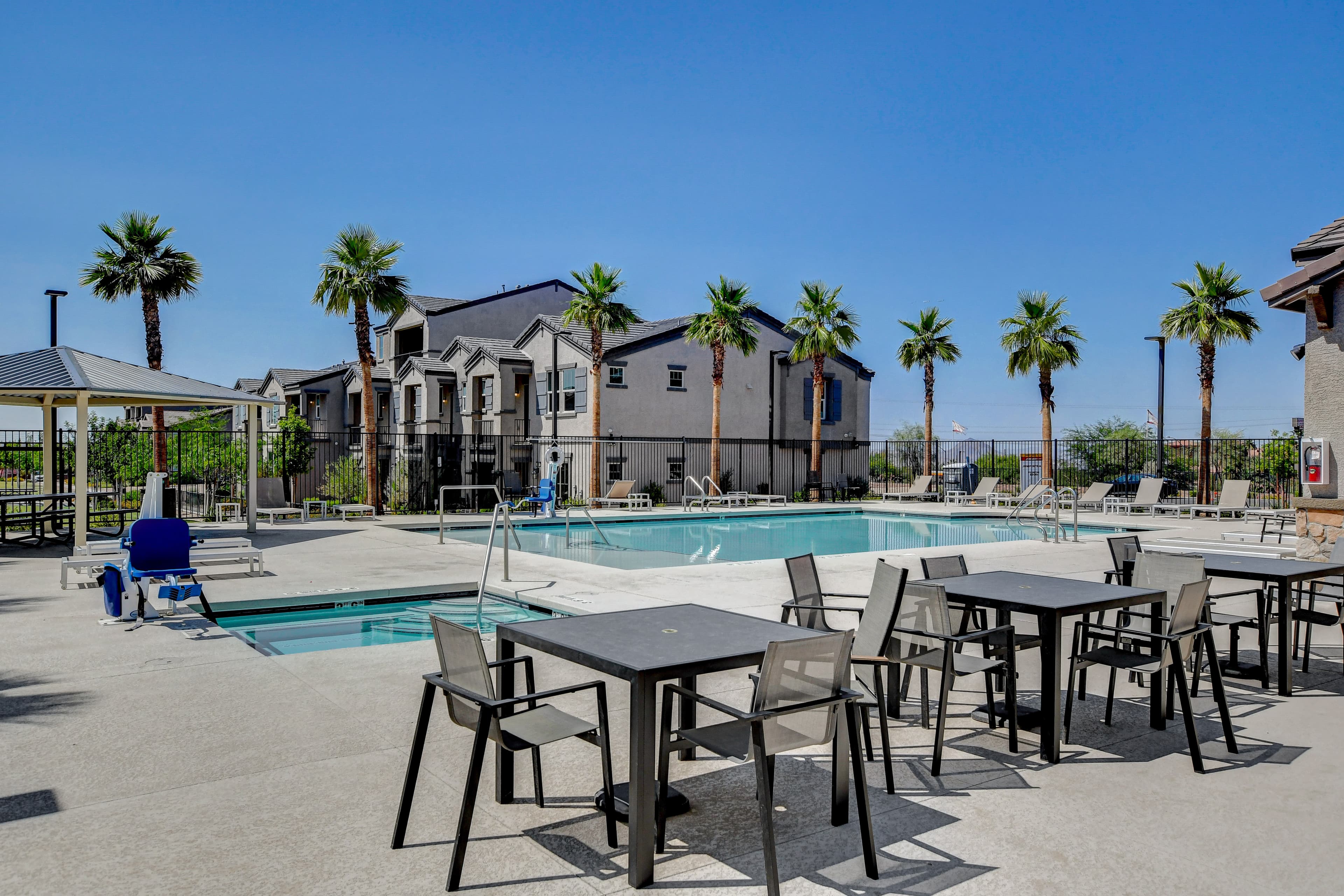 beautiful community pool and hot tub