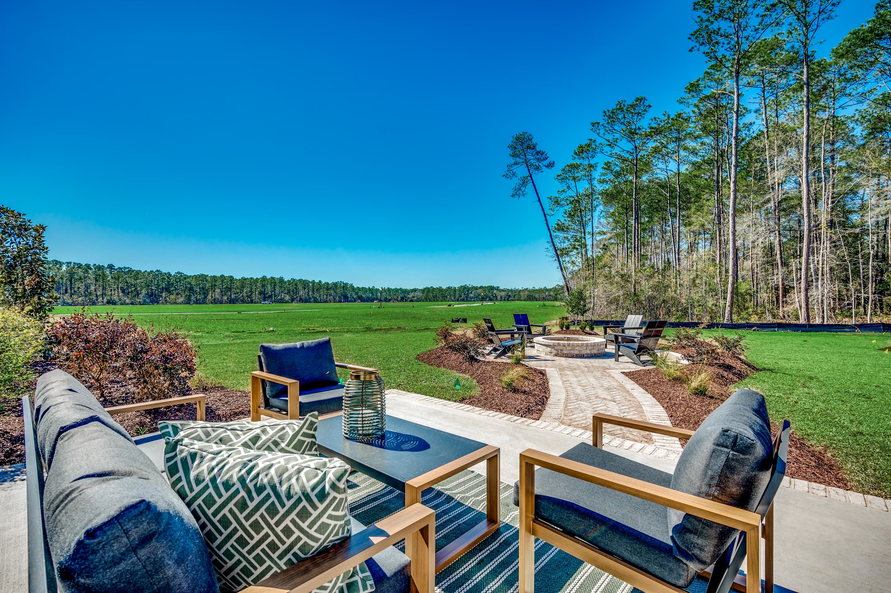 outdoor chairs with walkway to firepit 